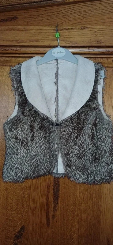 Fake fur sleeveless jacket size 4 years – photo 6